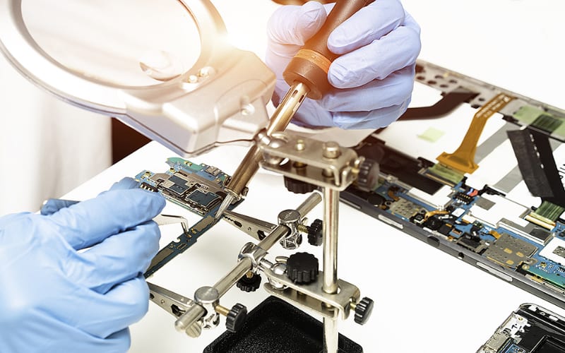 About Us - PMM Technician Repairing
